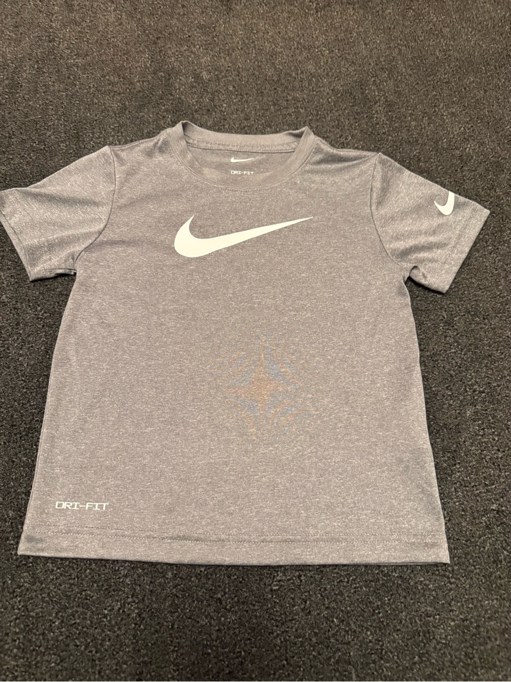 Nike Boys Dri-FIT Graphic Swoosh Tee Grey Athletic Short Sleeve Shirt Size 4-5